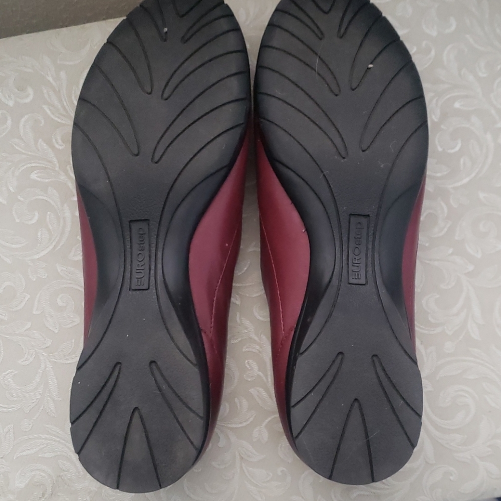 Shoes - Picture 2 of 3
